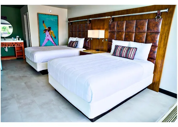 Queen Room Mobility accessible