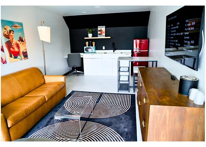 Efficiency King Suite