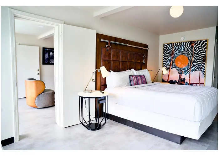 Efficiency King Suite
